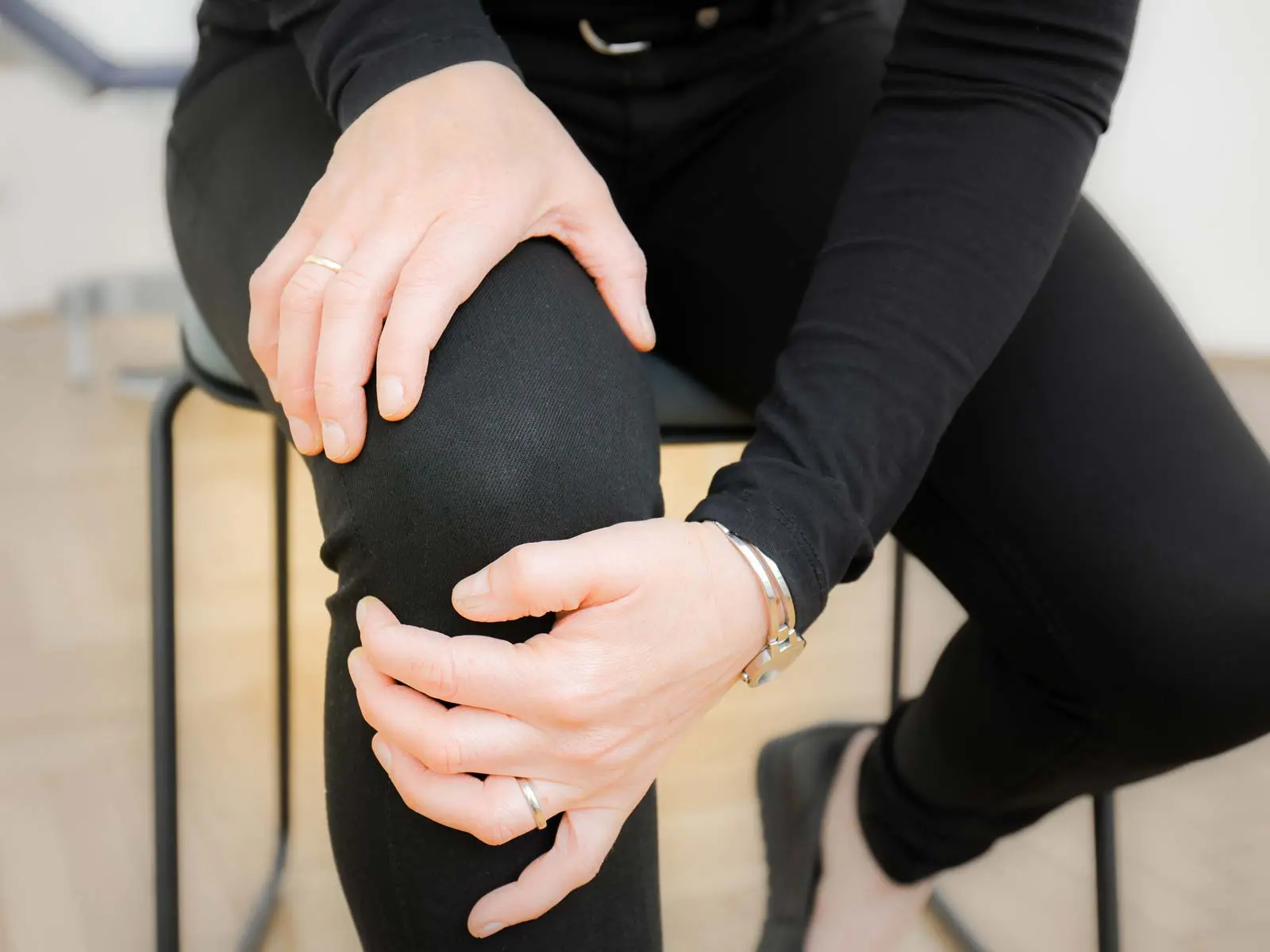 Knieuntersuchung beim Orthopäden in Wien – Diagnostik bei Knieschmerzen